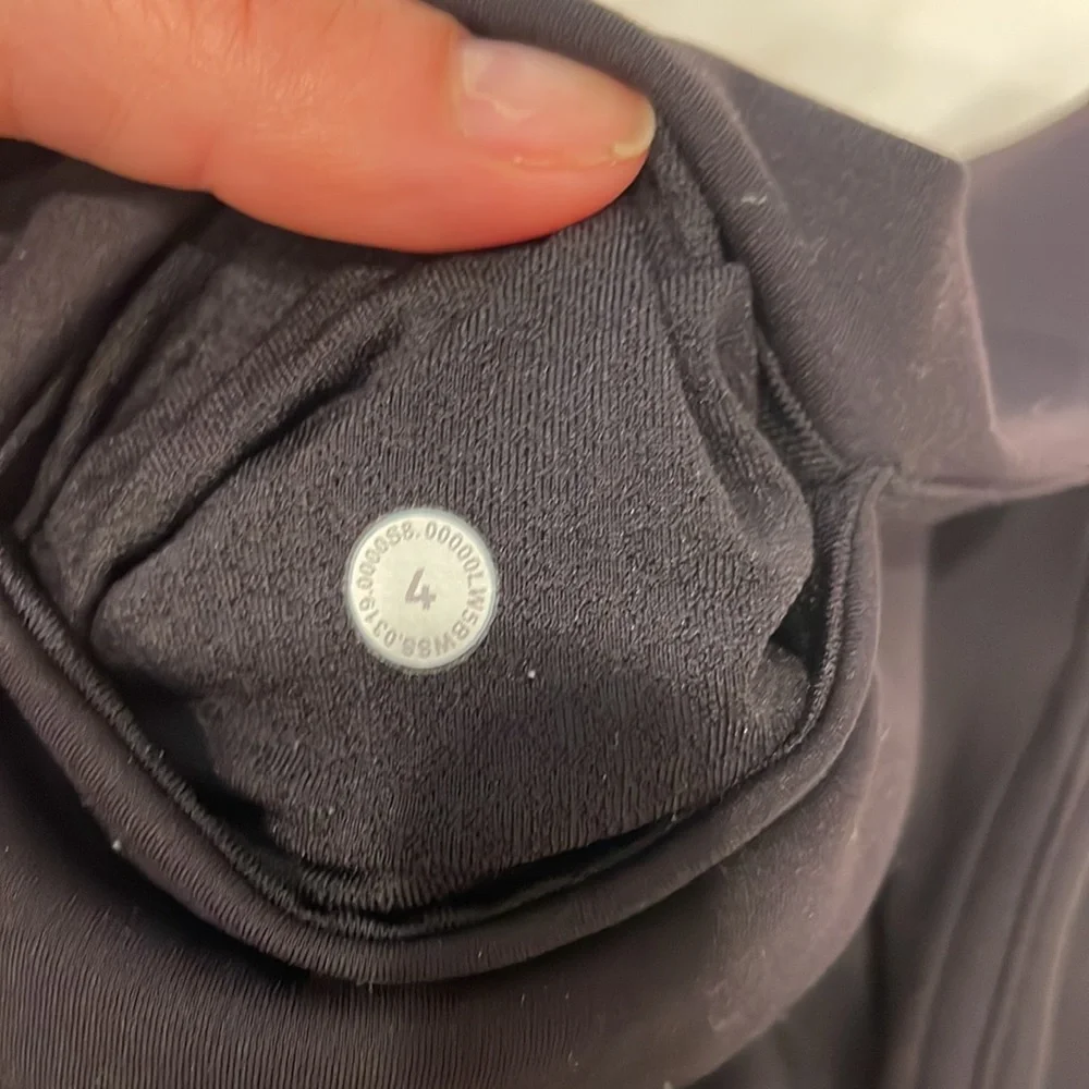 Lululemon high waisted leggings. Size 4. V - Picture 4 of 5